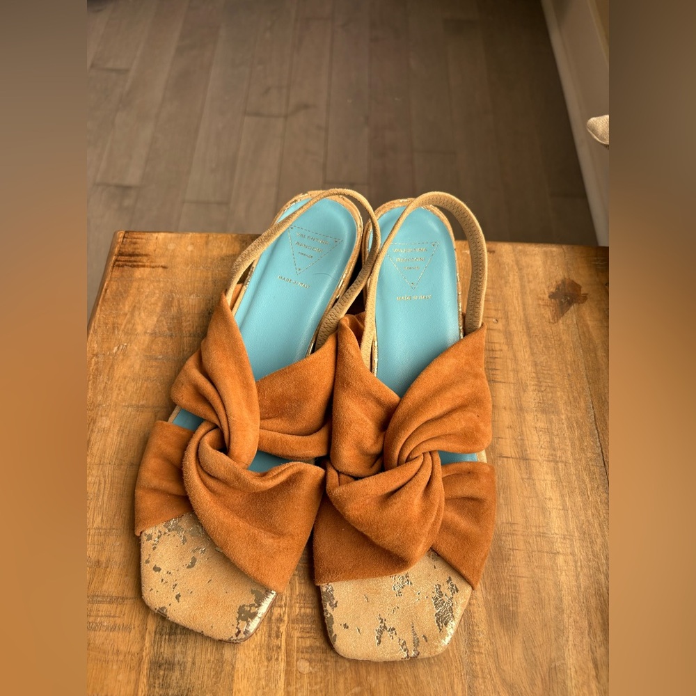 Valentina Rangoni tan suede sandals